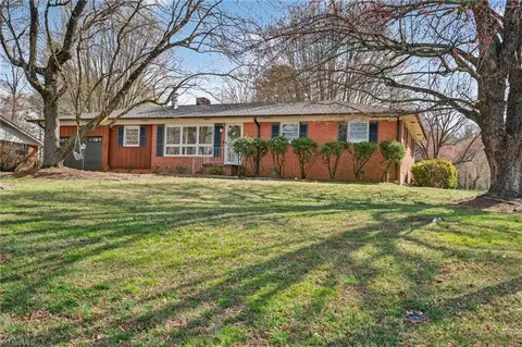 408 Forestwood Dr, Archdale, NC 27263
