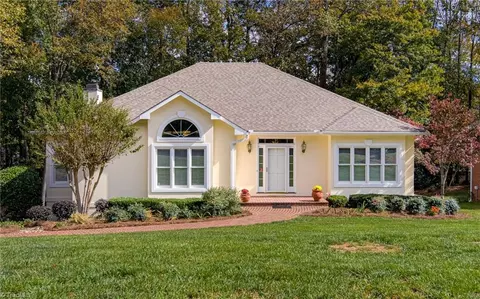 2236 Meadow Hill Rd, Winston Salem, NC 27106