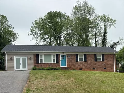 158 Betty Ave, Mount Airy, NC 27030