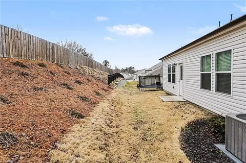 Exterior - 940 Bloomington Way, High Point, NC 27265 photo 5 of 8