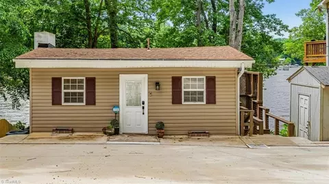 718 Lake Drive 9, Lexington, NC 27292
