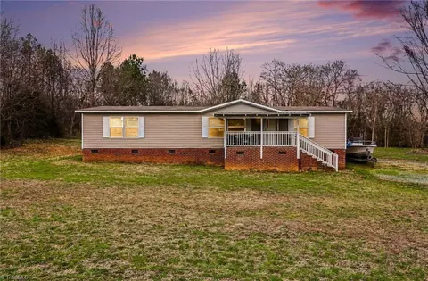 4963 Thom Rd, Mebane, NC 27302