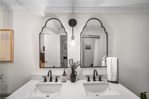Bath - 1102 Johnson St, High Point, NC 27262 photo 2 of 5