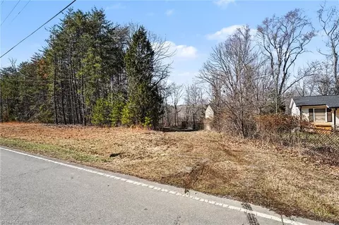 9770 Baux Mountain Rd, Germanton, NC 27019