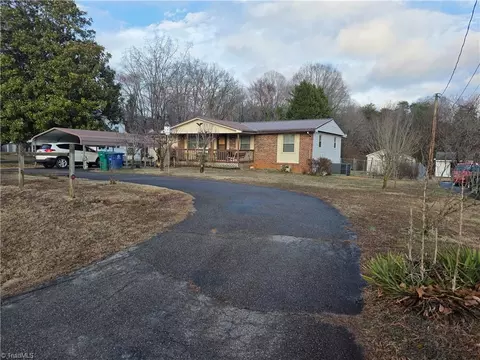 614 Bryant St, Eden, NC 27288