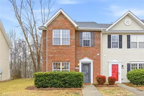 1664 Olivers Crossing Cir, Winston Salem, NC 27127