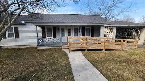 1141 Fieldcrest Rd, Eden, NC 27288