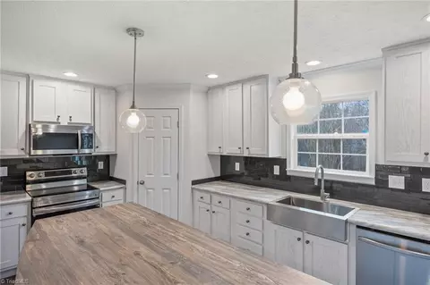 158 Christie Ln, Lexington, NC 27295