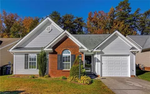 5137 Mount Hope Dr, Winston Salem, NC 27107