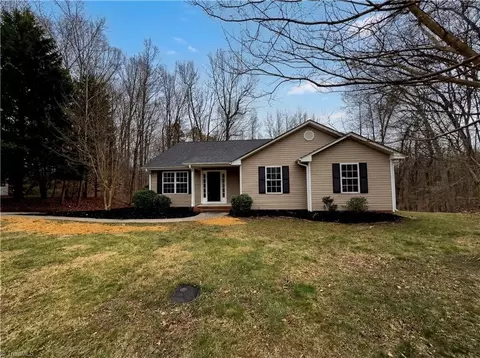 332 Cutty Sark Rd, Winston Salem, NC 27103