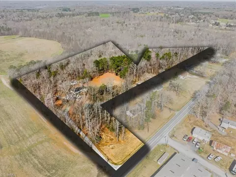 9185 N Us Highway 220 Bus, Randleman, NC 27317