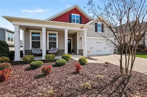 Exterior - 4113 Limestone Ct, Clemmons, NC 27012 photo 4 of 8