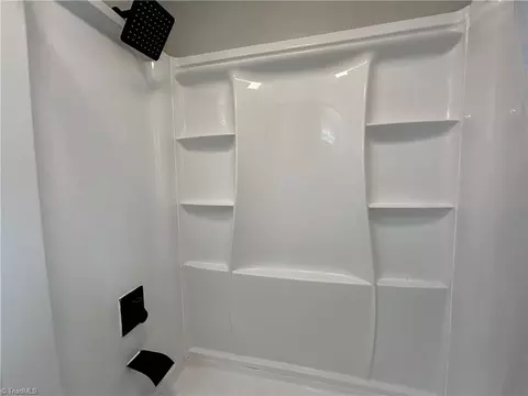 Bath - 240 Oakcrest Dr, Madison, NC 27025 photo 5 of 5