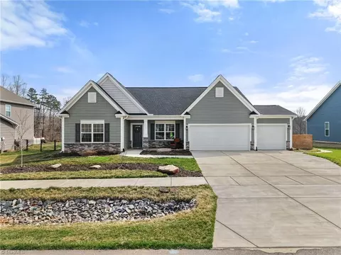 1222 Creek Knoll Dr, Lewisville, NC 27023