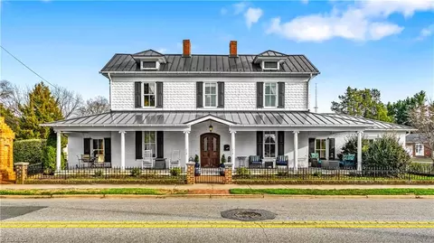 419 Main St S, Kernersville, NC 27284