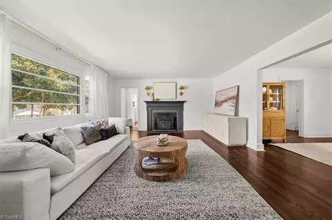 Living - 511 Spruce St, High Point, NC 27262 photo 4 of 4