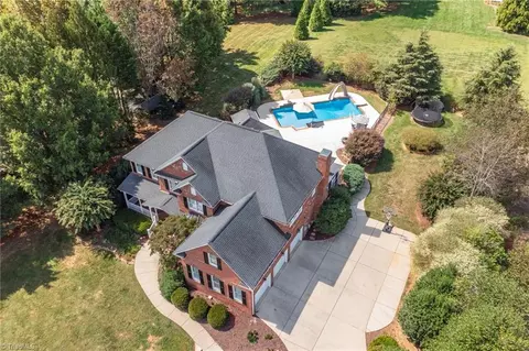7011 Mustang Ct, Summerfield, NC 27358