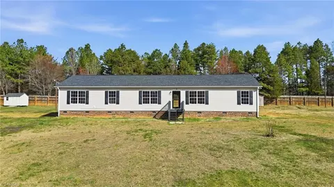 249 Quail Hill Dr, Lexington, NC 27295