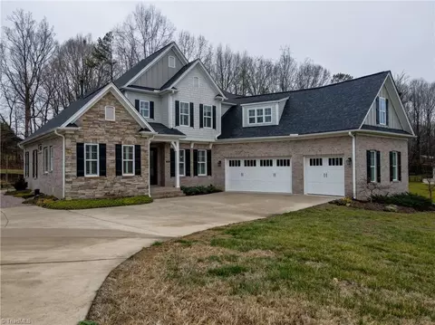 1964 Woodstock Rd, Clemmons, NC 27012