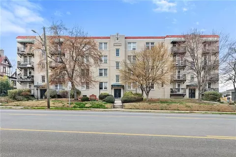 1013 Elm St N #B6, Greensboro, NC 27401