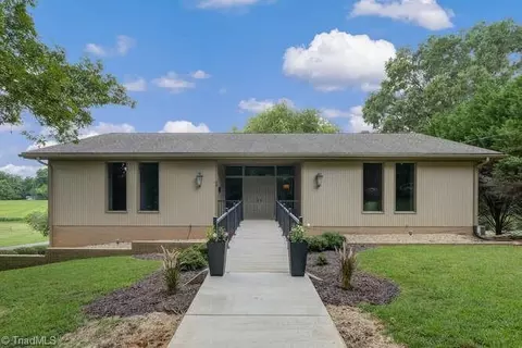 414 Lynrock St, Eden, NC 27288