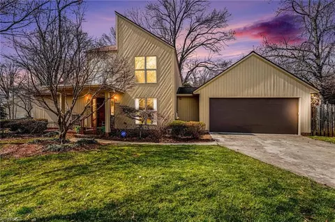 2902 Crossfield Dr, Greensboro, NC 27408
