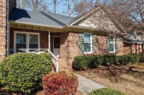 19 Milpond Ln, Greensboro, NC 27455