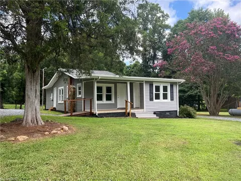 2053 W Us Highway 158, Reidsville, NC 27320