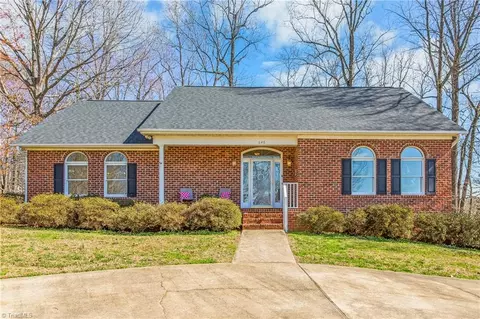 646 Terrace Dr, Lexington, NC 27295