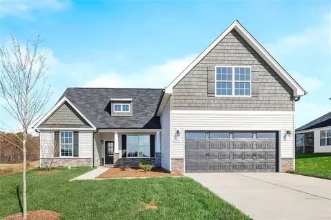 125 Rocky Maple Dr, King, NC 27021