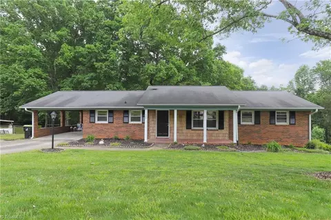429 Mendenhall Dr, Winston Salem, NC 27127