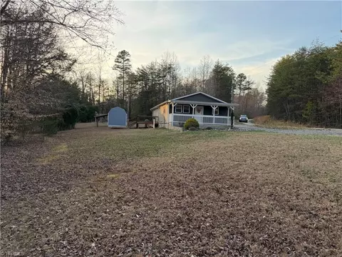 1202 Farm Rd, Pilot Mountain, NC 27041
