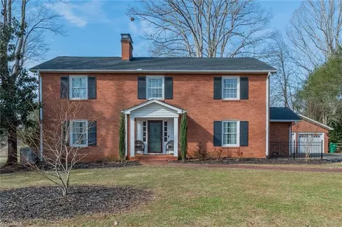 136 Howard Ave, Boonville, NC 27011