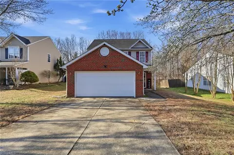 4324 Creekdale Dr, Greensboro, NC 27406