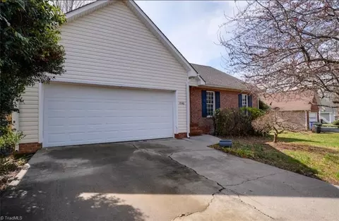 3940 Glenn Knoll Ln, Winston Salem, NC 27107
