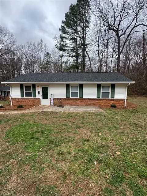 3105 Apollo Dr, Winston Salem, NC 27101