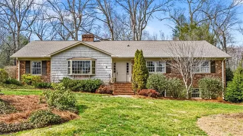 719 Rollingwood Dr, Greensboro, NC 27410