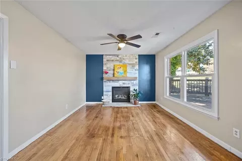Living - 112 Logan Ct, King, NC 27021 photo 2 of 4