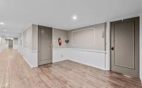 1101 Elm St N #1404, Greensboro, NC 27401
