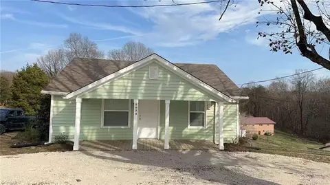 5075 Baux Mountain Rd, Winston Salem, NC 27105