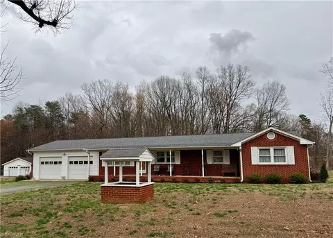 3318 Nc Highway 49 N, Liberty, NC 27298
