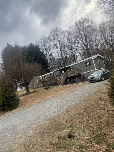 2658 Valleyspring Rd, Kernersville, NC 27284