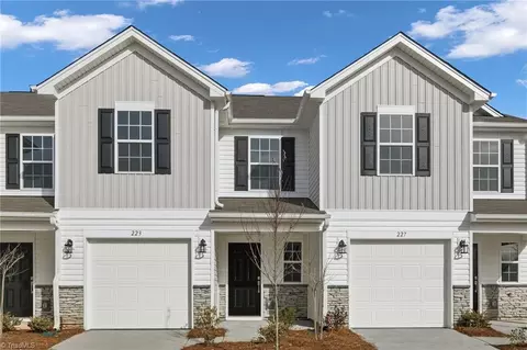 248 Plumtree Ct, King, NC 27021