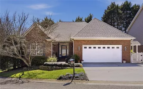 209 Brooks Landing Dr, Winston Salem, NC 27106