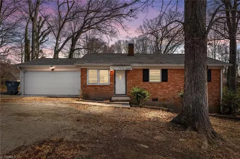 3818 Edgewood Terrace Rd, Greensboro, NC 27406