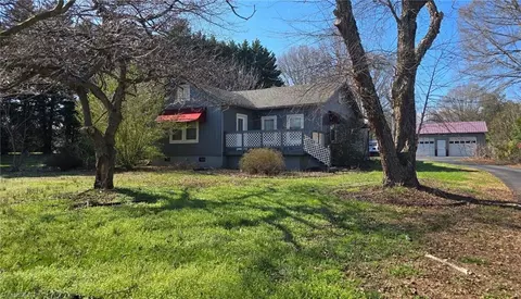 1310 Union Cross Rd, Kernersville, NC 27284