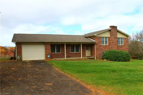 184 Deer Haven Rd, Sparta, NC 28675