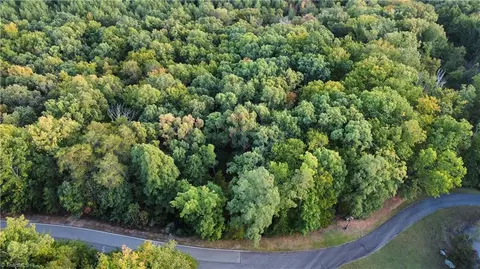 593 Boulder Ridge Dr, Denton, NC 27239