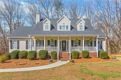 2064 Union Cross Rd, Winston Salem, NC 27107