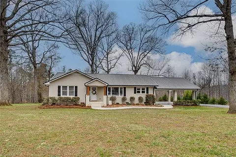 2571 Stutts Rd, Asheboro, NC 27205